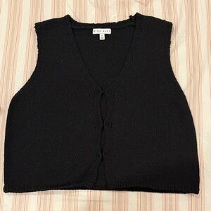 Black Sleeveless Knit Top